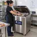 Envasadora al vacío industrial uso beneficio mujer latina_resultado.webp