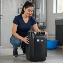 bidon-personalizado-opcion2-uso-mujer-latina_resultado.webp
