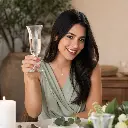 Copa licor Cherry Embassy - Uso beneficio mujer latina.webp