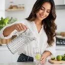 Jarra vidrio 2L KOKOHA - Uso beneficio mujer latina.webp