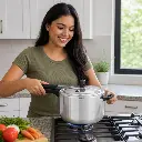 Olla De Presion Con Cierre Externo De Aluminio 6L Imusa - Opción 2 Uso Beneficio Mujer Latina.webp