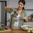 Colador Conico De Acero Inoxidable 14 Cm Eurochef - Opción 2 Uso Beneficio Mujer Latina_resultado.webp