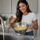 Colador Profundo De Acero Inoxidable 24 Cm Eurochef - Opción 2 Uso Beneficio Mujer Latina.webp